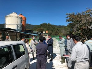 養鶏場視察